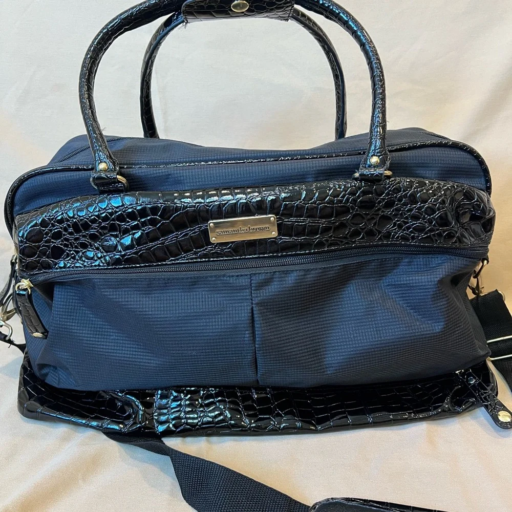 Samantha Brown , Black travel bag